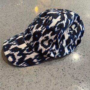 Lululemon Athletica Blue and Black Patterned Cap